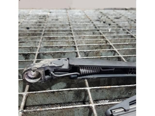 bontott MITSUBISHI OUTLANDER Hátsó Ablaktörlő Kar