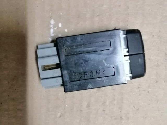 bontott MITSUBISHI OUTLANDER Hátsó Ködzárófény Kapcsoló