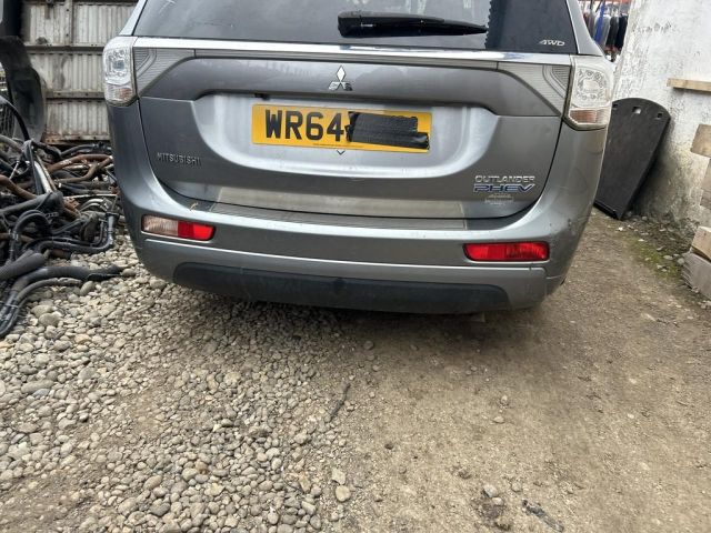 bontott MITSUBISHI OUTLANDER Hátsó Lökhárító (Üresen)