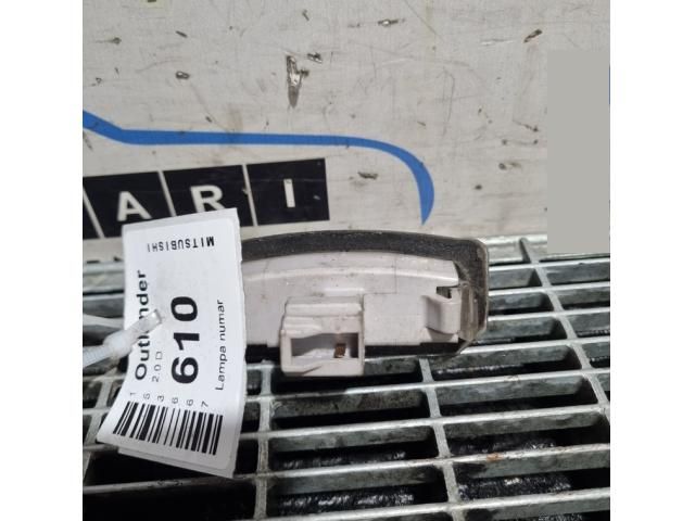 bontott MITSUBISHI OUTLANDER Hátsó Rendszámtábla Világítás