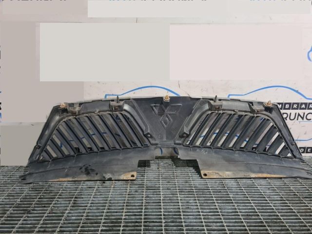 bontott MITSUBISHI OUTLANDER Hűtőrács