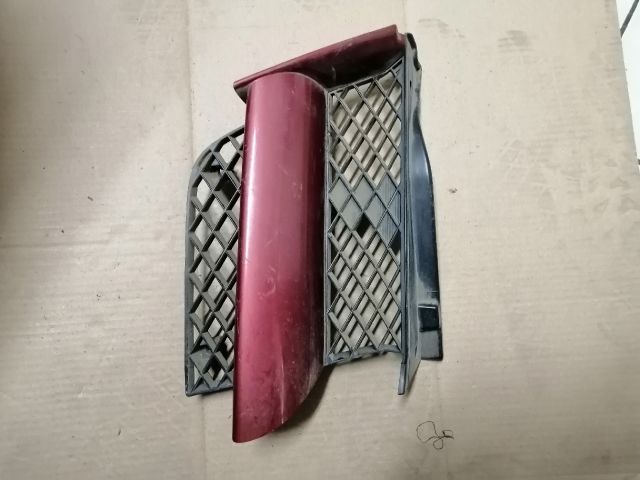 bontott MITSUBISHI OUTLANDER Hűtőrács