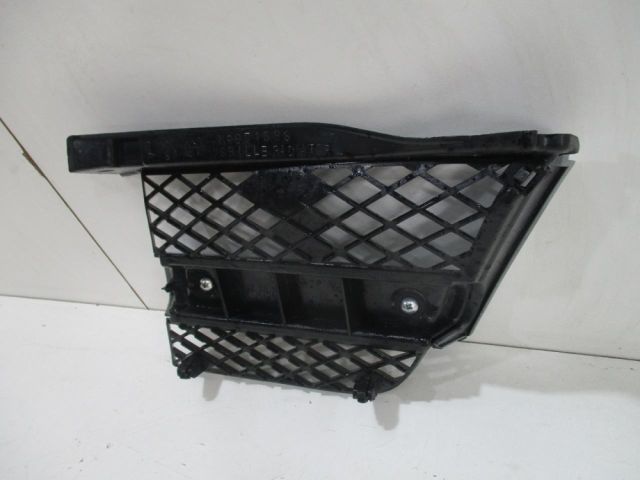 bontott MITSUBISHI OUTLANDER Hűtőrács