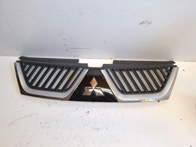 bontott MITSUBISHI OUTLANDER Hűtőrács