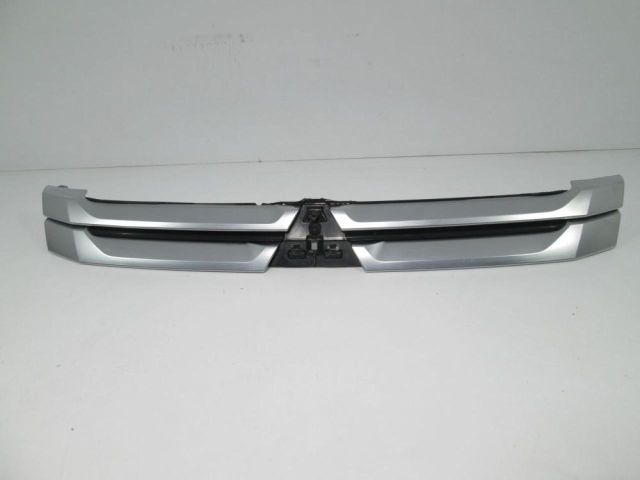 bontott MITSUBISHI OUTLANDER Hűtőrács