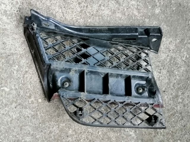 bontott MITSUBISHI OUTLANDER Hűtőrács