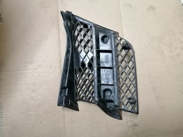 bontott MITSUBISHI OUTLANDER Hűtőrács