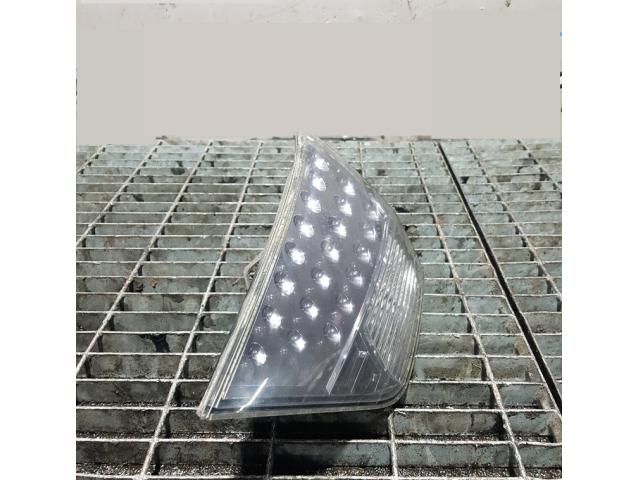 bontott MITSUBISHI OUTLANDER Jobb Belső Hátsó Lámpa