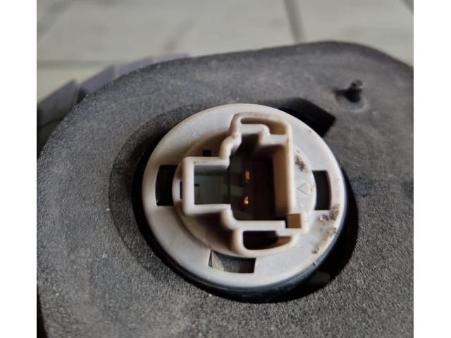 bontott MITSUBISHI OUTLANDER Jobb Belső Hátsó Lámpa