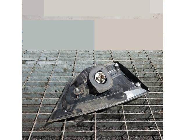 bontott MITSUBISHI OUTLANDER Jobb Belső Hátsó Lámpa