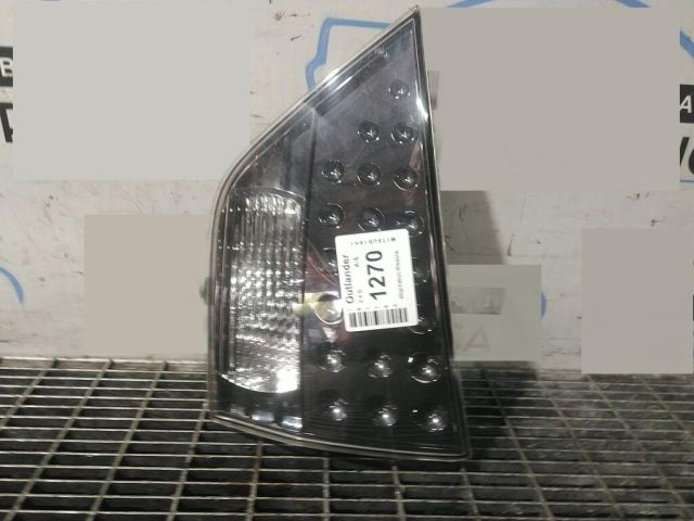 bontott MITSUBISHI OUTLANDER Jobb Belső Hátsó Lámpa