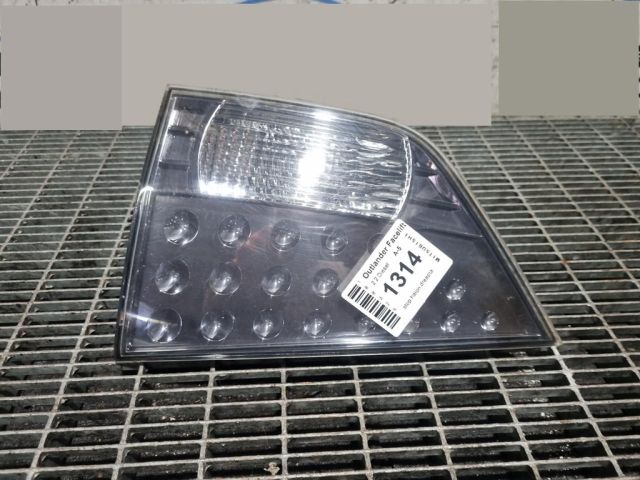 bontott MITSUBISHI OUTLANDER Jobb Belső Hátsó Lámpa