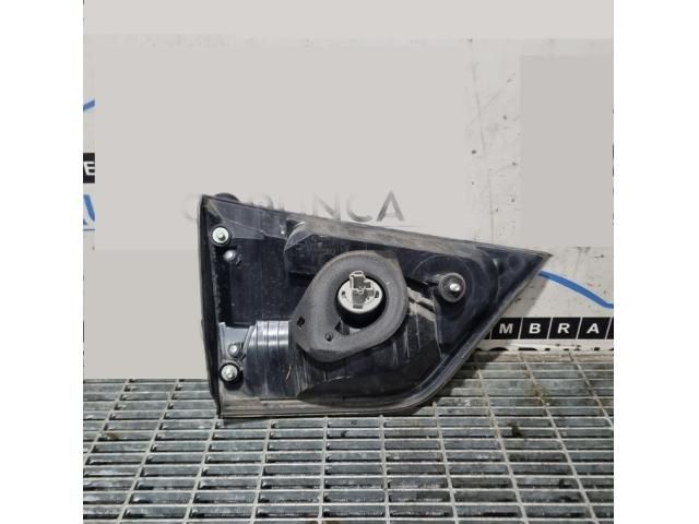 bontott MITSUBISHI OUTLANDER Jobb Belső Hátsó Lámpa