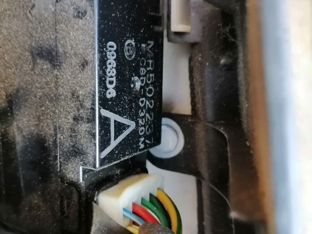 bontott MITSUBISHI OUTLANDER Jobb első Ablakemelő Kapcsoló