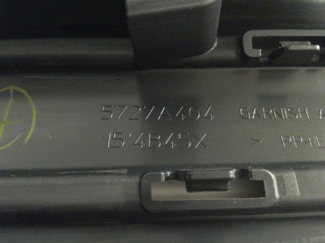 bontott MITSUBISHI OUTLANDER Jobb első Ajtó Díszléc