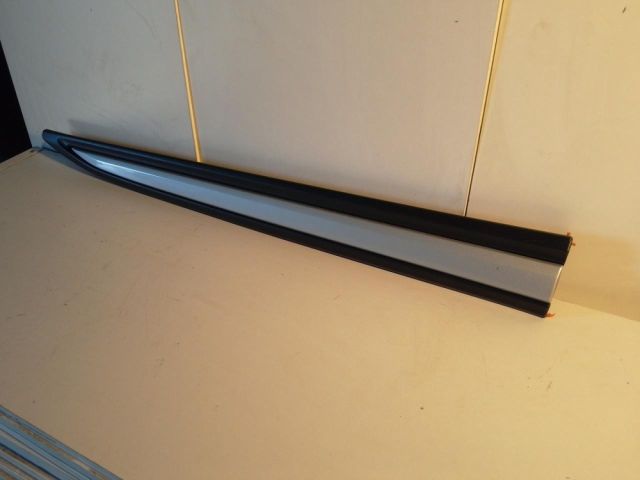 bontott MITSUBISHI OUTLANDER Jobb első Ajtó Díszléc