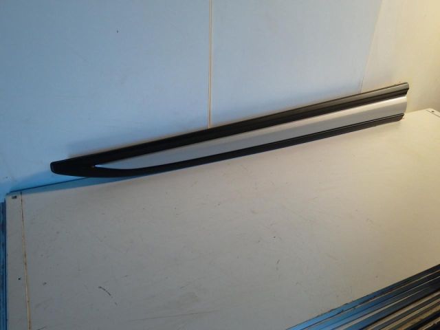 bontott MITSUBISHI OUTLANDER Jobb első Ajtó Díszléc