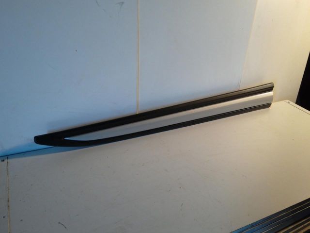 bontott MITSUBISHI OUTLANDER Jobb első Ajtó Díszléc