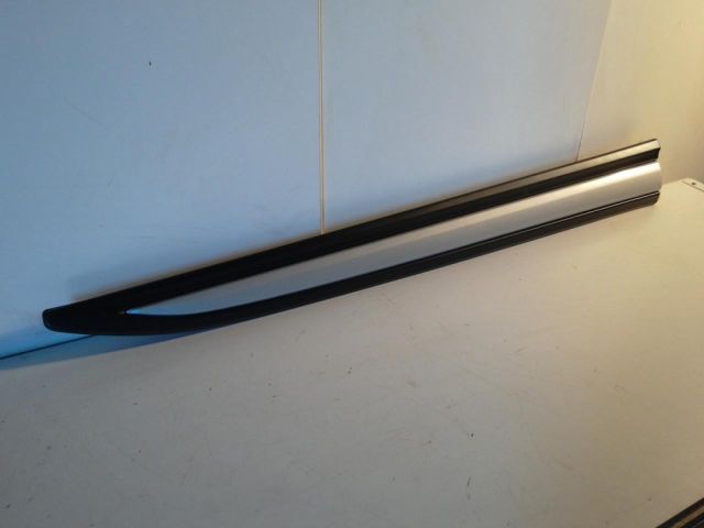 bontott MITSUBISHI OUTLANDER Jobb első Ajtó Díszléc