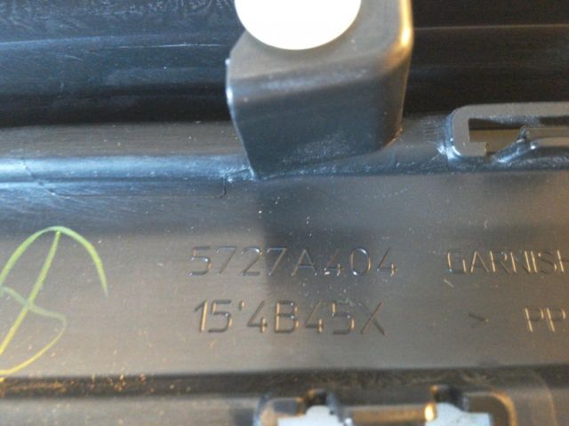 bontott MITSUBISHI OUTLANDER Jobb első Ajtó Díszléc