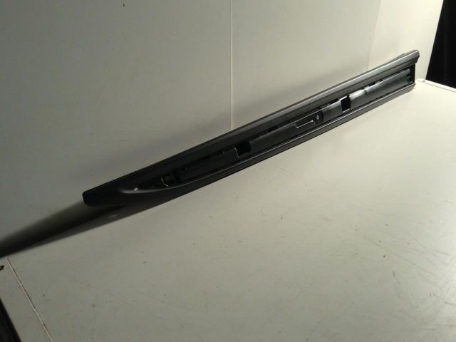 bontott MITSUBISHI OUTLANDER Jobb első Ajtó Díszléc