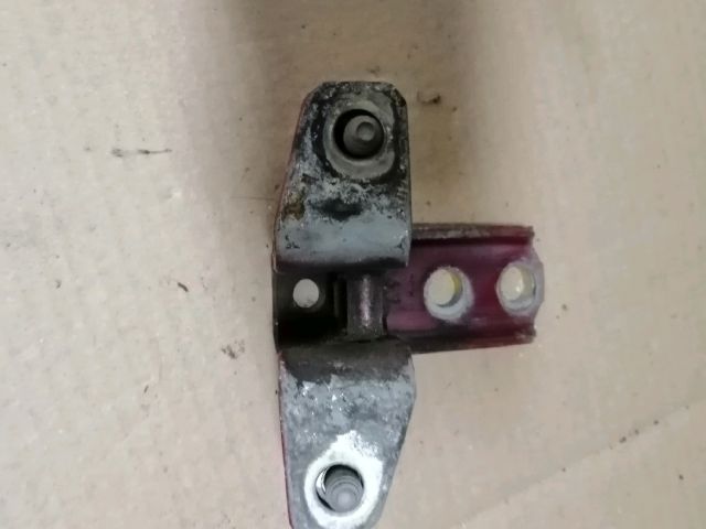 bontott MITSUBISHI OUTLANDER Jobb első Alsó Zsanér