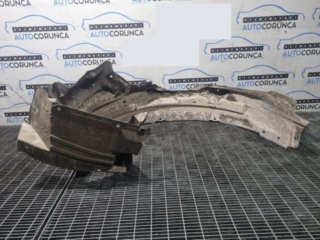 bontott MITSUBISHI OUTLANDER Jobb első Dobbetét (Kerékjárati, Műanyag)