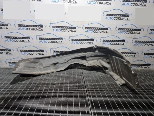 bontott MITSUBISHI OUTLANDER Jobb első Dobbetét (Kerékjárati, Műanyag)