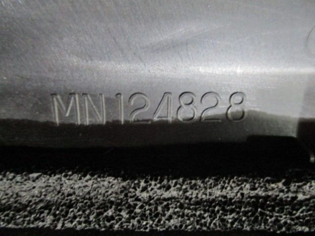 bontott MITSUBISHI OUTLANDER Jobb első Küszöb Díszléc