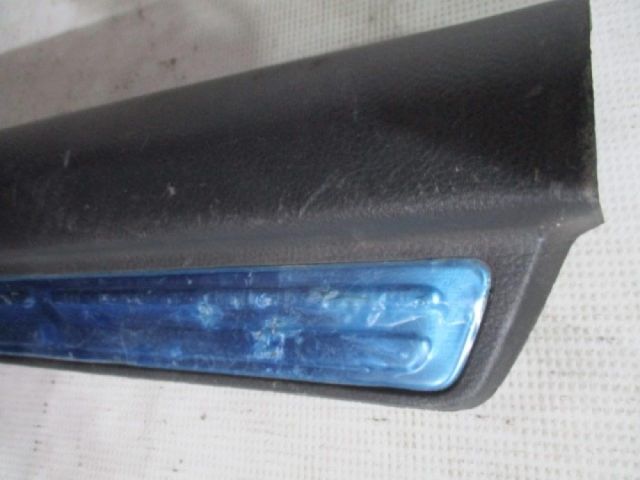 bontott MITSUBISHI OUTLANDER Jobb első Küszöb Díszléc