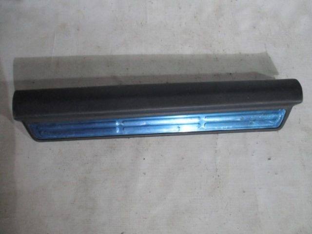 bontott MITSUBISHI OUTLANDER Jobb első Küszöb Díszléc