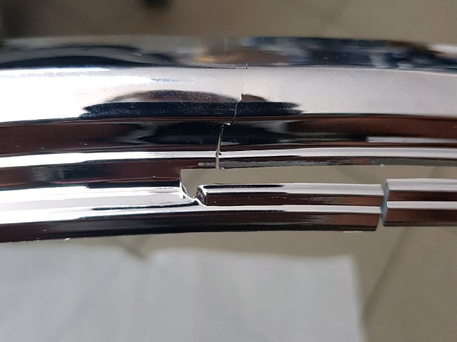 bontott MITSUBISHI OUTLANDER Jobb első Lökhárító Díszléc