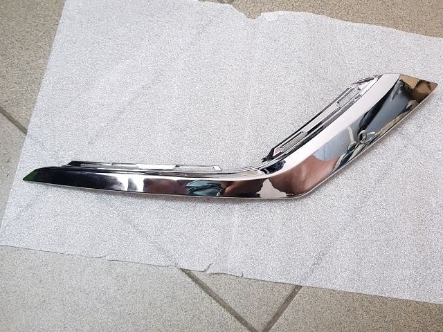 bontott MITSUBISHI OUTLANDER Jobb első Lökhárító Díszléc