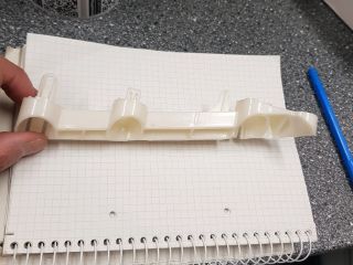 bontott MITSUBISHI OUTLANDER Jobb első Lökhárító Tartó (Műanyag)