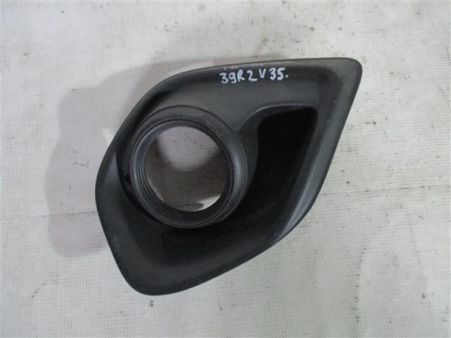 bontott MITSUBISHI OUTLANDER Jobb első Lökhárító Vakborítás