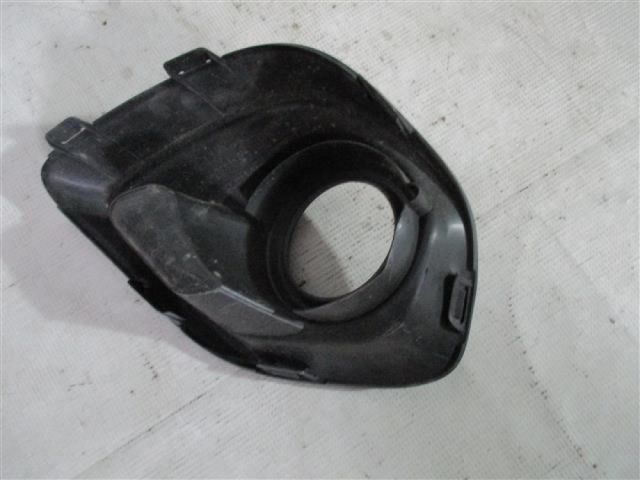 bontott MITSUBISHI OUTLANDER Jobb első Lökhárító Vakborítás