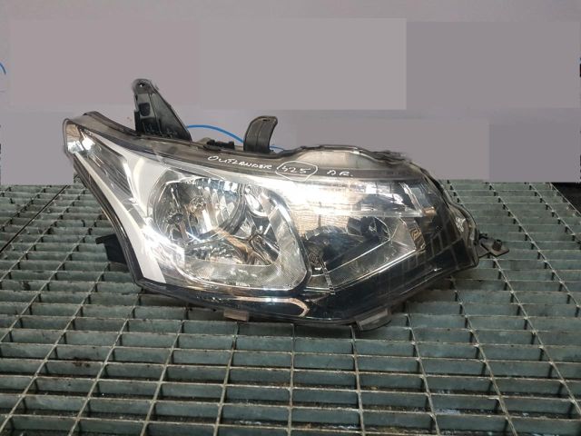 bontott MITSUBISHI OUTLANDER Jobb Fényszóró