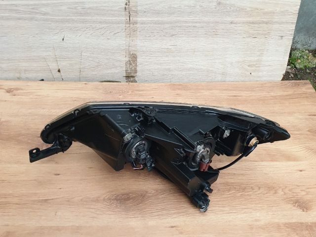 bontott MITSUBISHI OUTLANDER Jobb Fényszóró