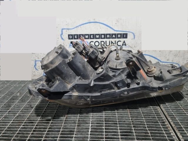 bontott MITSUBISHI OUTLANDER Jobb Fényszóró