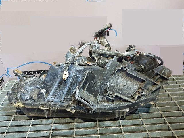 bontott MITSUBISHI OUTLANDER Jobb Fényszóró