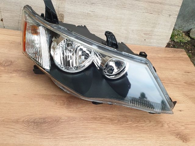 bontott MITSUBISHI OUTLANDER Jobb Fényszóró