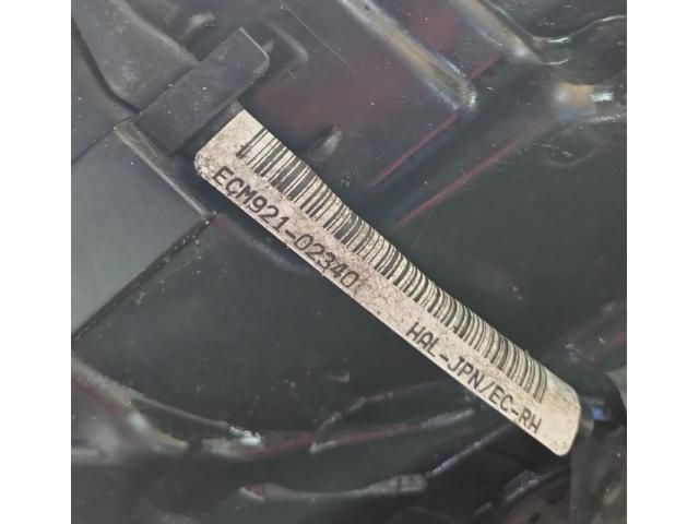 bontott MITSUBISHI OUTLANDER Jobb Fényszóró