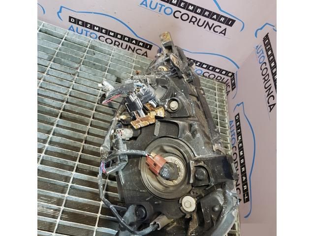 bontott MITSUBISHI OUTLANDER Jobb Fényszóró