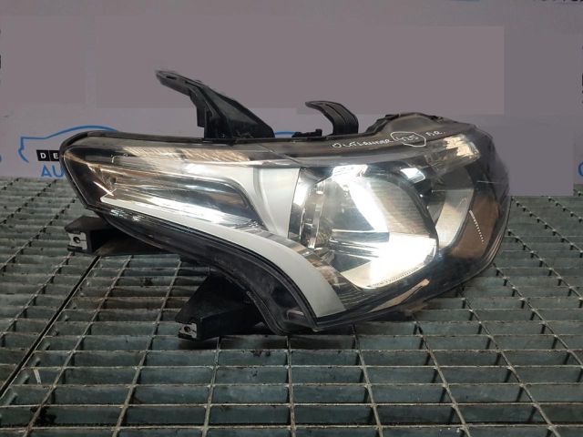 bontott MITSUBISHI OUTLANDER Jobb Fényszóró