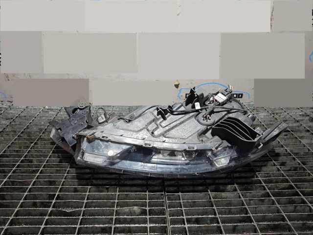 bontott MITSUBISHI OUTLANDER Jobb Fényszóró