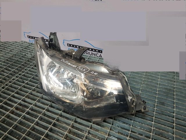 bontott MITSUBISHI OUTLANDER Jobb Fényszóró