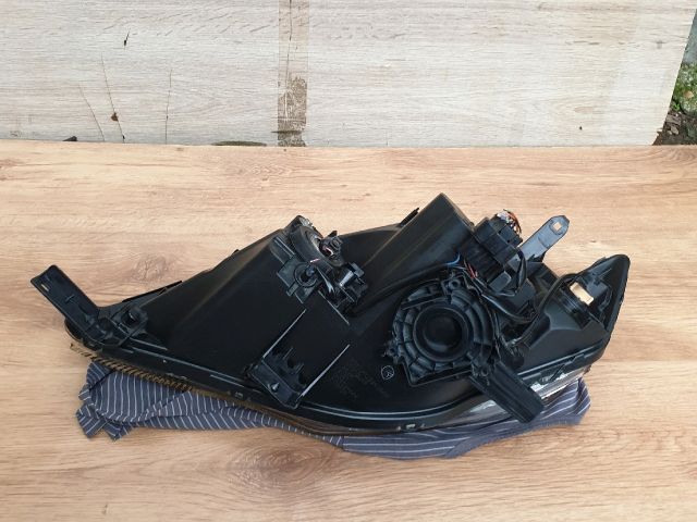 bontott MITSUBISHI OUTLANDER Jobb Fényszóró