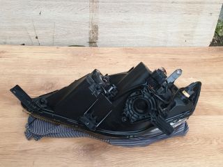 bontott MITSUBISHI OUTLANDER Jobb Fényszóró