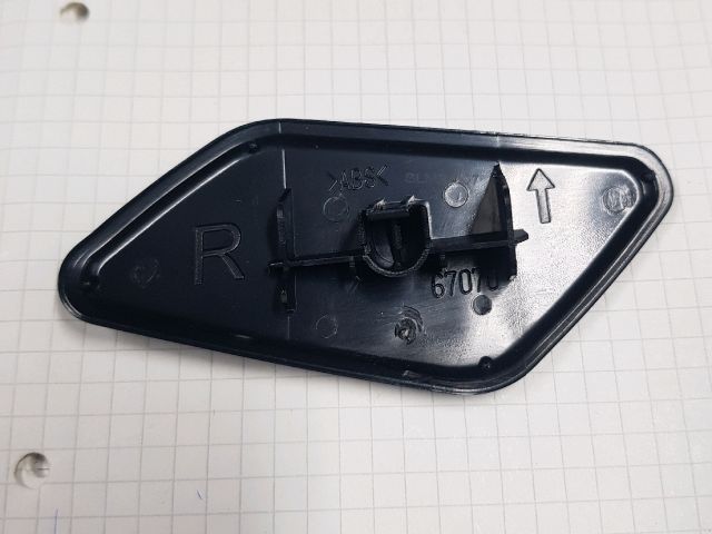 bontott MITSUBISHI OUTLANDER Jobb Fényszórómosó Fedél