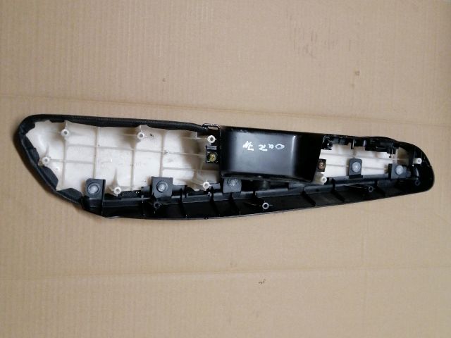 bontott MITSUBISHI OUTLANDER Jobb hátsó Ajtó Kárpit Könyöklő